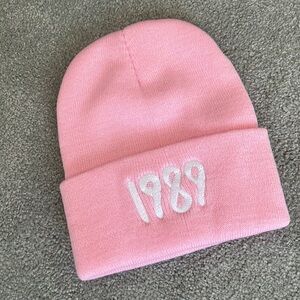 Taylor Swift 1989 beanie